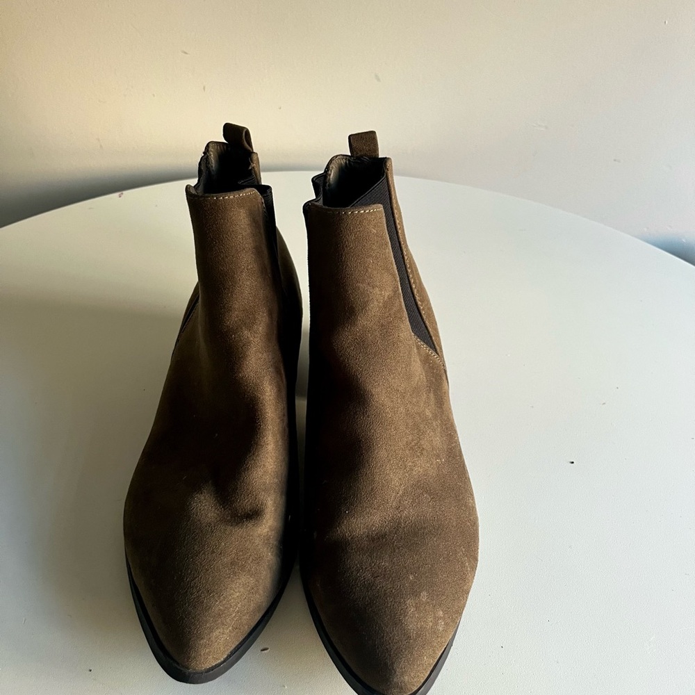NYC Couture Olive Brown Suede Chelsea Boots Size 9/40